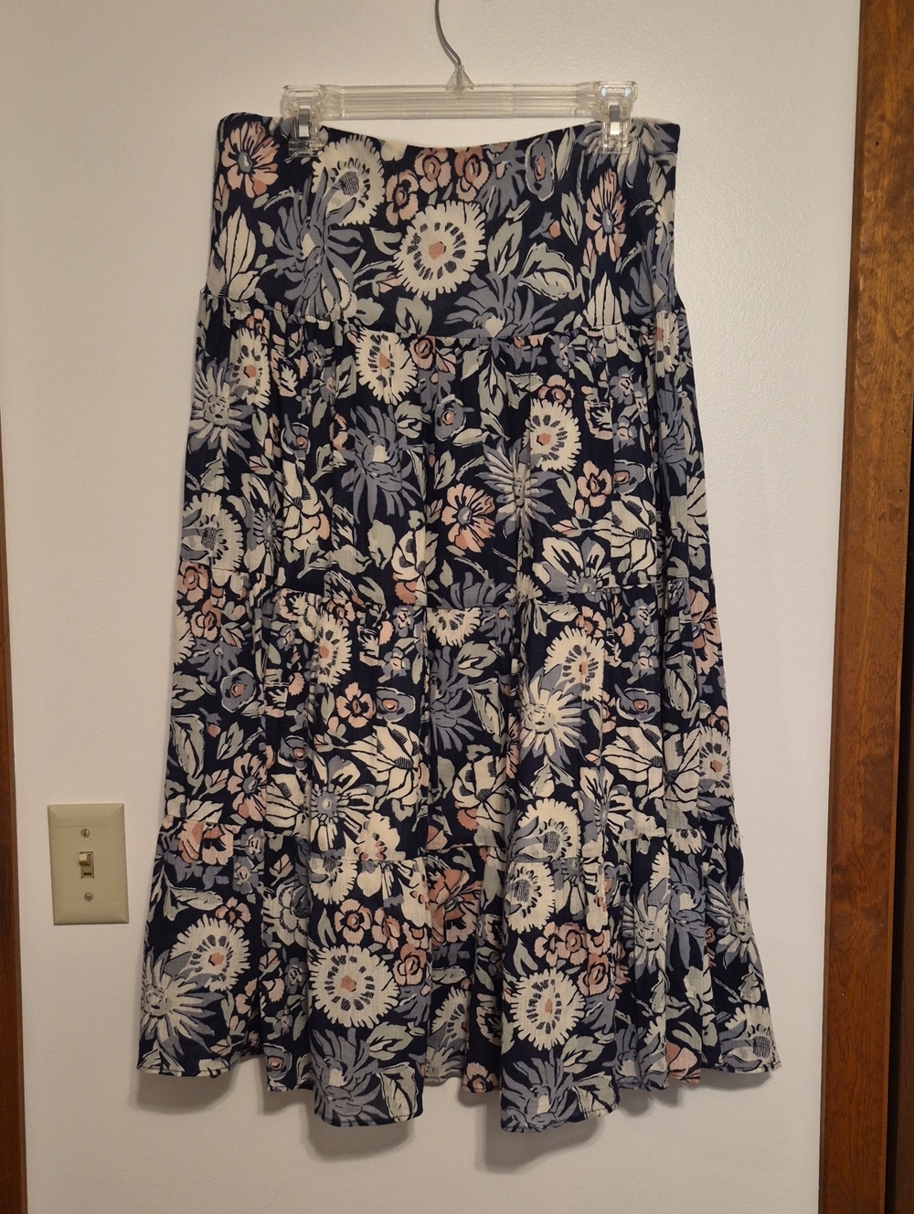 Vintage Chaps Floral Tiered Maxi Skirt - Navy & Blush & Cream Floral Print Sz M